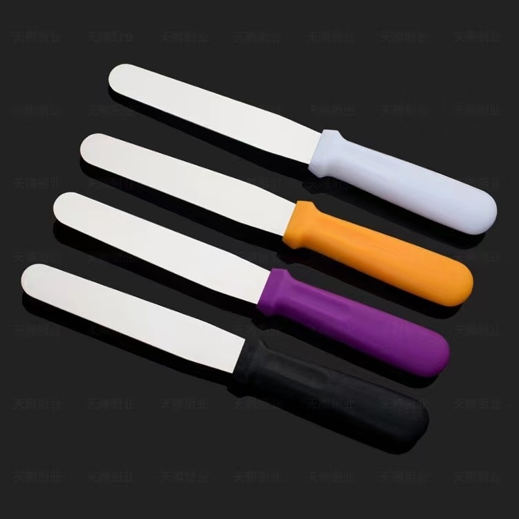 6'' Blade Offset Baking / Straight Icing Spatula with Plastic Handle