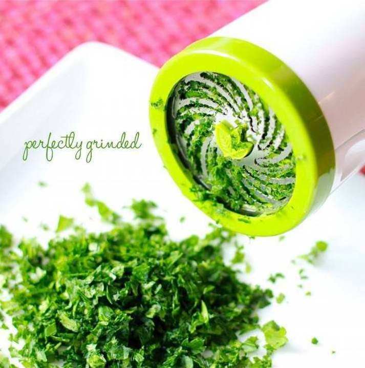 Hot Sell Hand Roller Herb Spice Grinder Vegetable Dry Grated Coriander Chopper Cutter Tools Kitchen Accessories Plastic