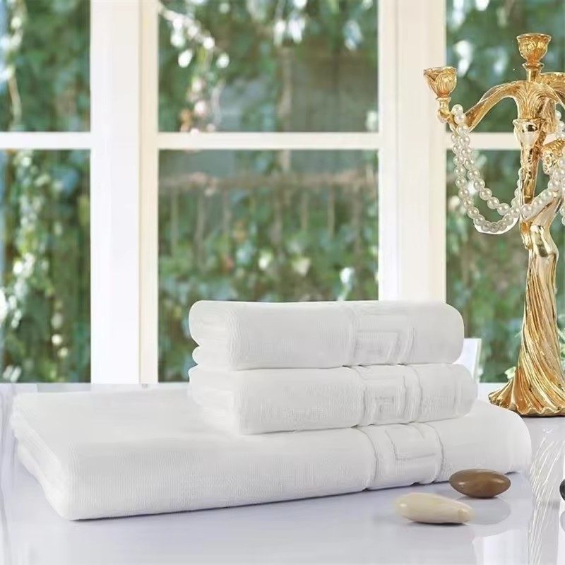 Hotel Luxury 70x140cm Jacquard White Bath Towel Set 100% Cotton Large Beach Towel Brand Absorbent Quick-drying Bathroom Towel