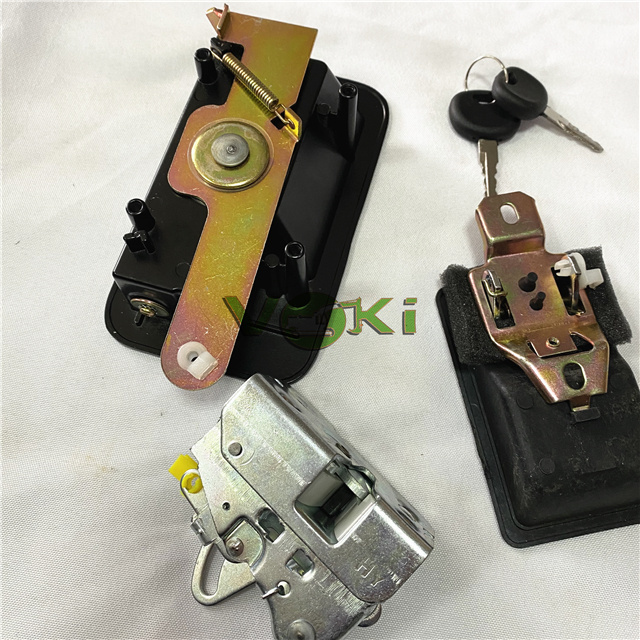 Excavator accessories R225 215 305 150 335-7 cab door lock assembly inner and outer locking block