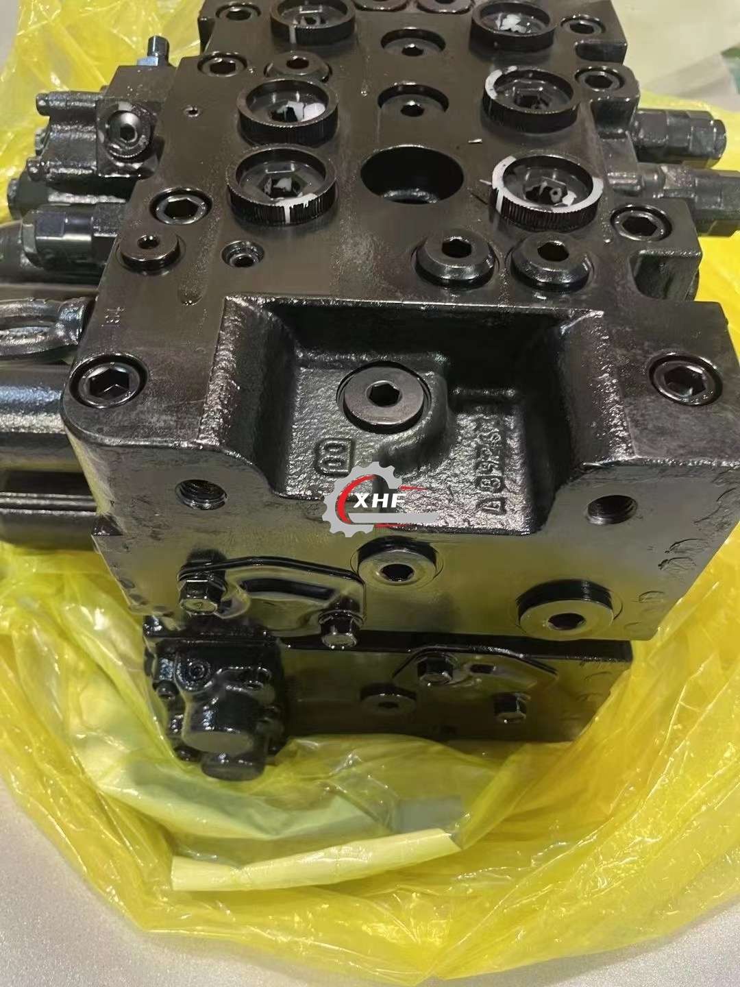 YY30V00063F2 original parts japanese excavator excavator spare parts SK130-8 SK140-8 hydraulic main pump for kobelco