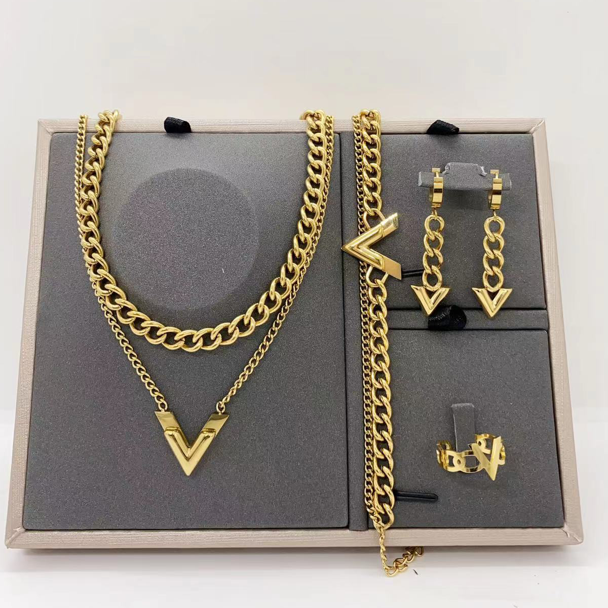 Fashion Gold Layered Cuban Link Chain Letter V Pendant Necklace Bracelet and Earrings Party 4pcs Jewelry Set