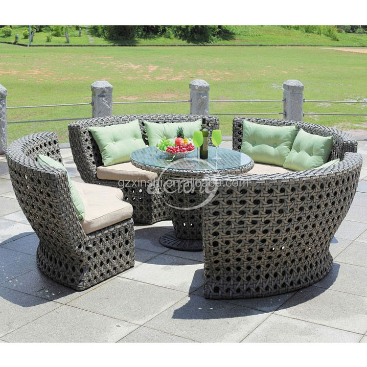 Outdoor Furniture Wicker Dining Table and Chairs Space Saving Sectional Patio Garden Use Round PE Garden Set Rattan / Wicker