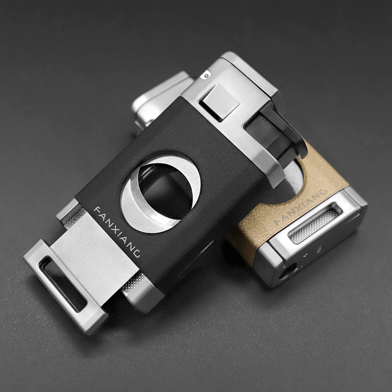 New Design Zinc Alloy Smoking Cigar Accessories Luxury Jet Flame Triple Torch Custom Cigar Lighter With Cigar Cutter