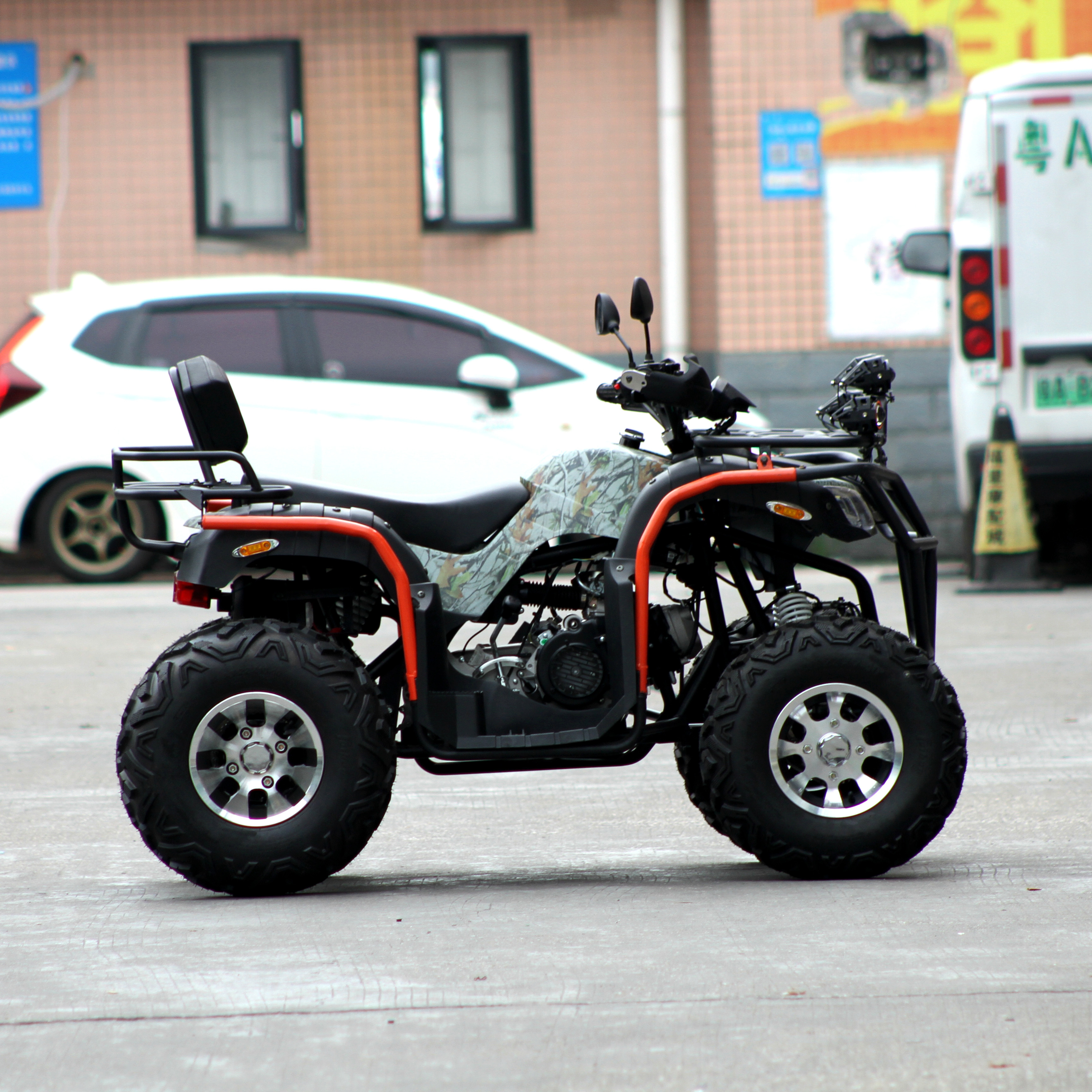 China Cheap 200cc off-road ATV ,automatic transmission four stroke Four-wheel ATV Wind cooled engine 200cc