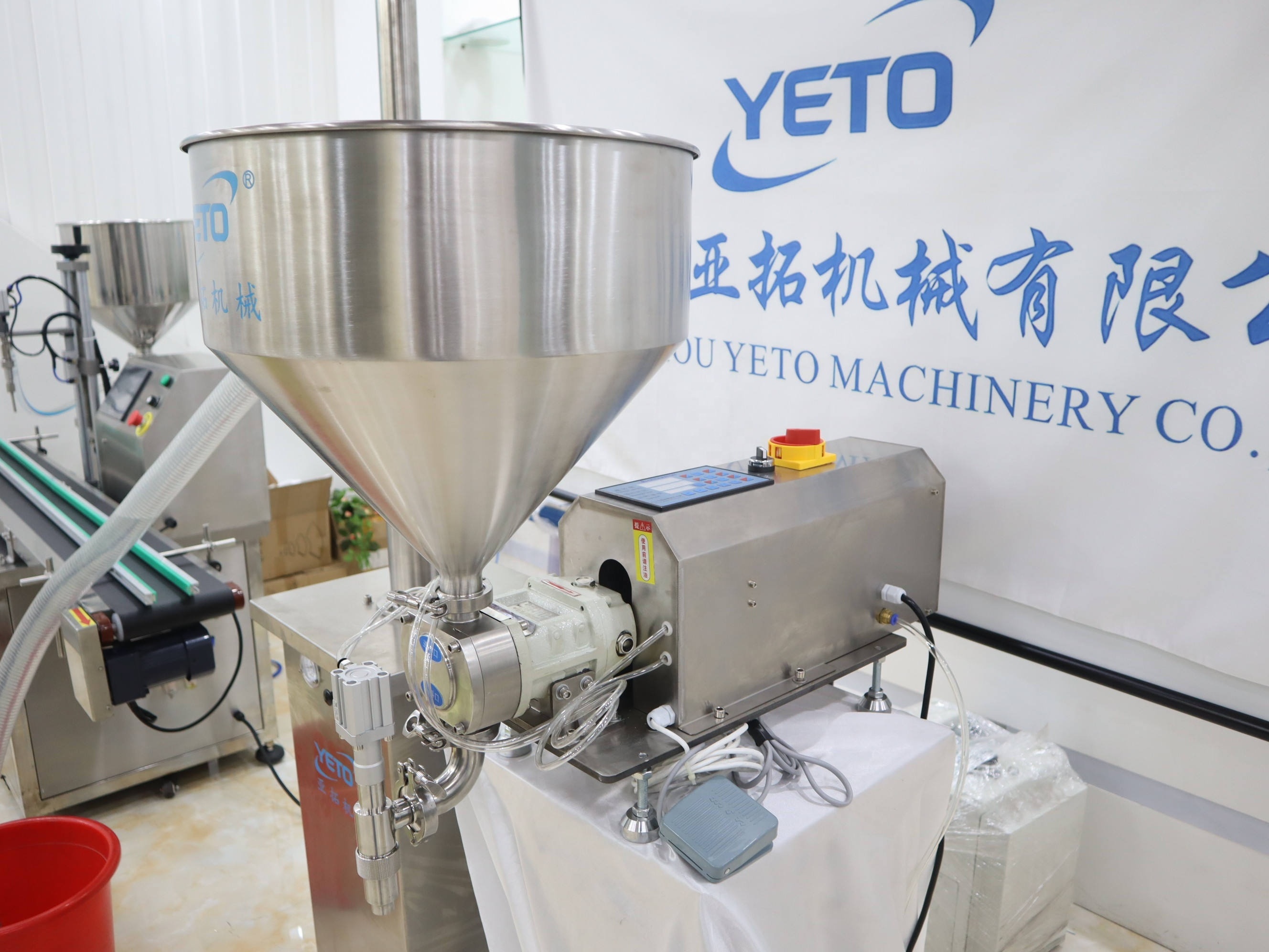 YETO-200ml 500ml 1kg 5kg  Food Grade Bottle Bucket Filling Machine With Feeding Pump Mayonnaise Rotor Pump Filling Machine