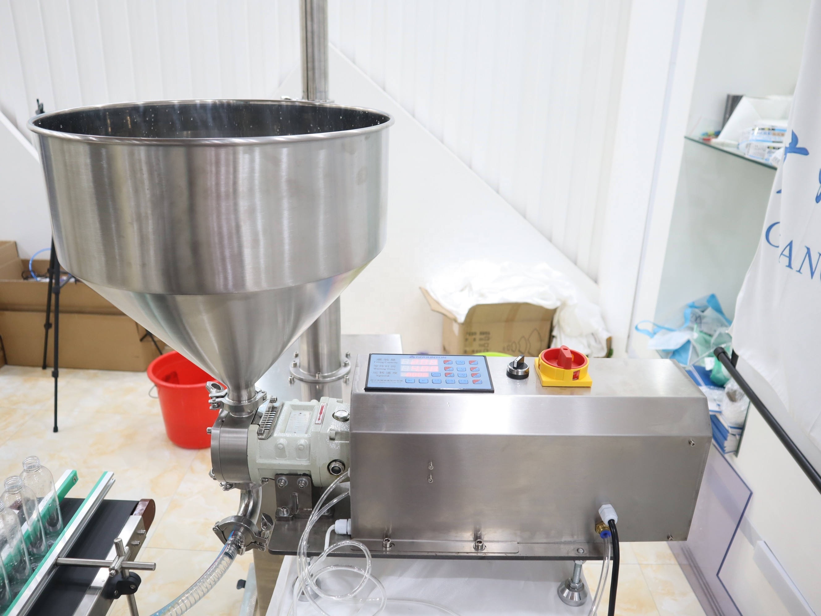 YETO-200ml 500ml 1kg 5kg  Food Grade Bottle Bucket Filling Machine With Feeding Pump Mayonnaise Rotor Pump Filling Machine