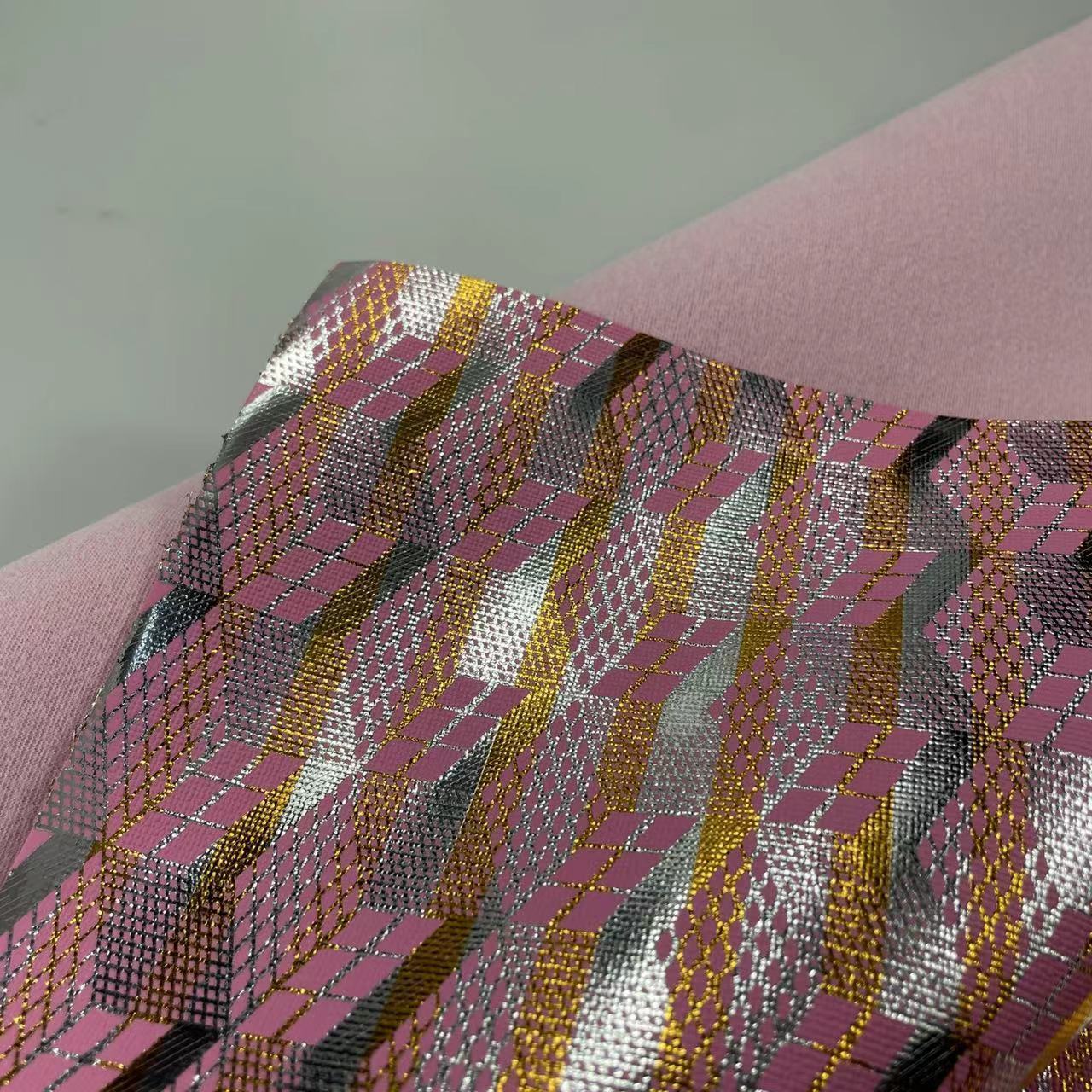 Rexine 0.7mm Line Texture Foiled Pattern Metal Embossed PU PVC Synthetic leather for decorate bags