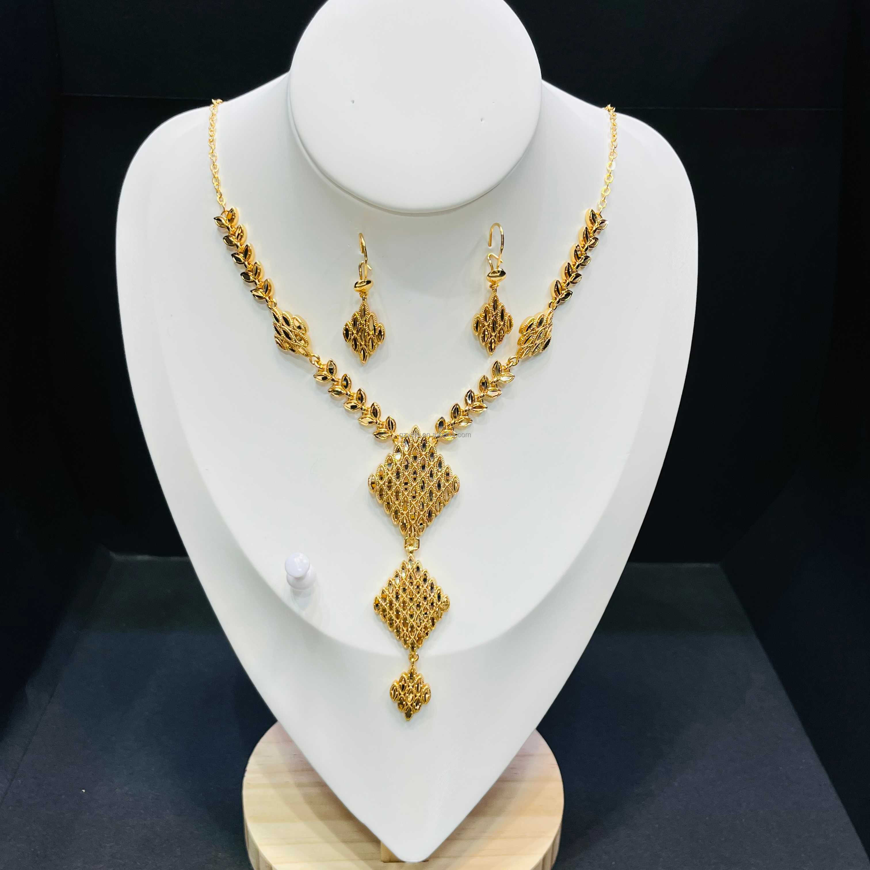 Dubai 24k Gold Plated Jewelry Set For Women Bridal Wedding 4pcs sets African Bridal Wedding Jewelry Sets Wholesale