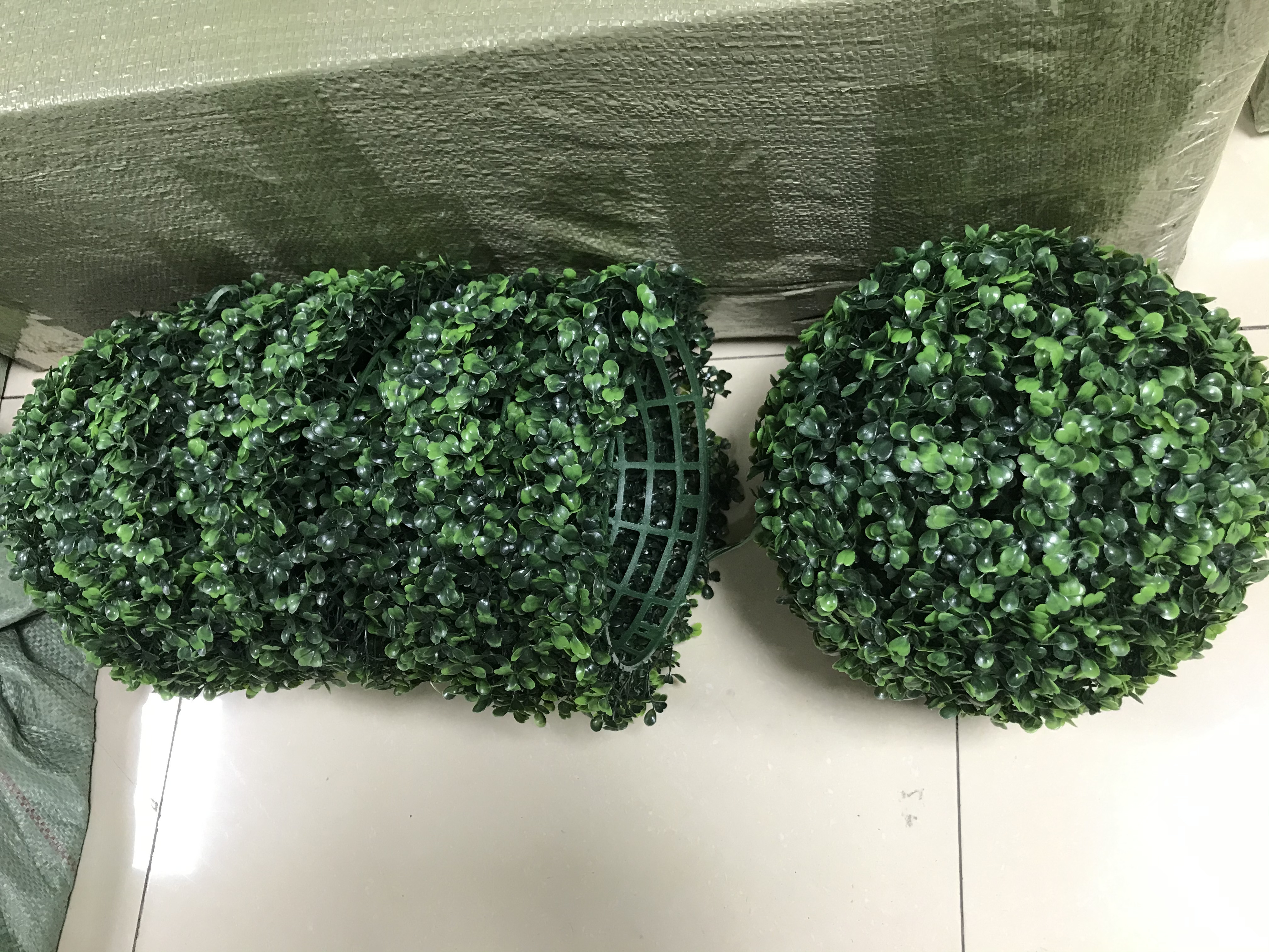 28cm Diameter Artificial Milan Grass Topiary Plant Balls for Wall Ceiling Hanging Decor