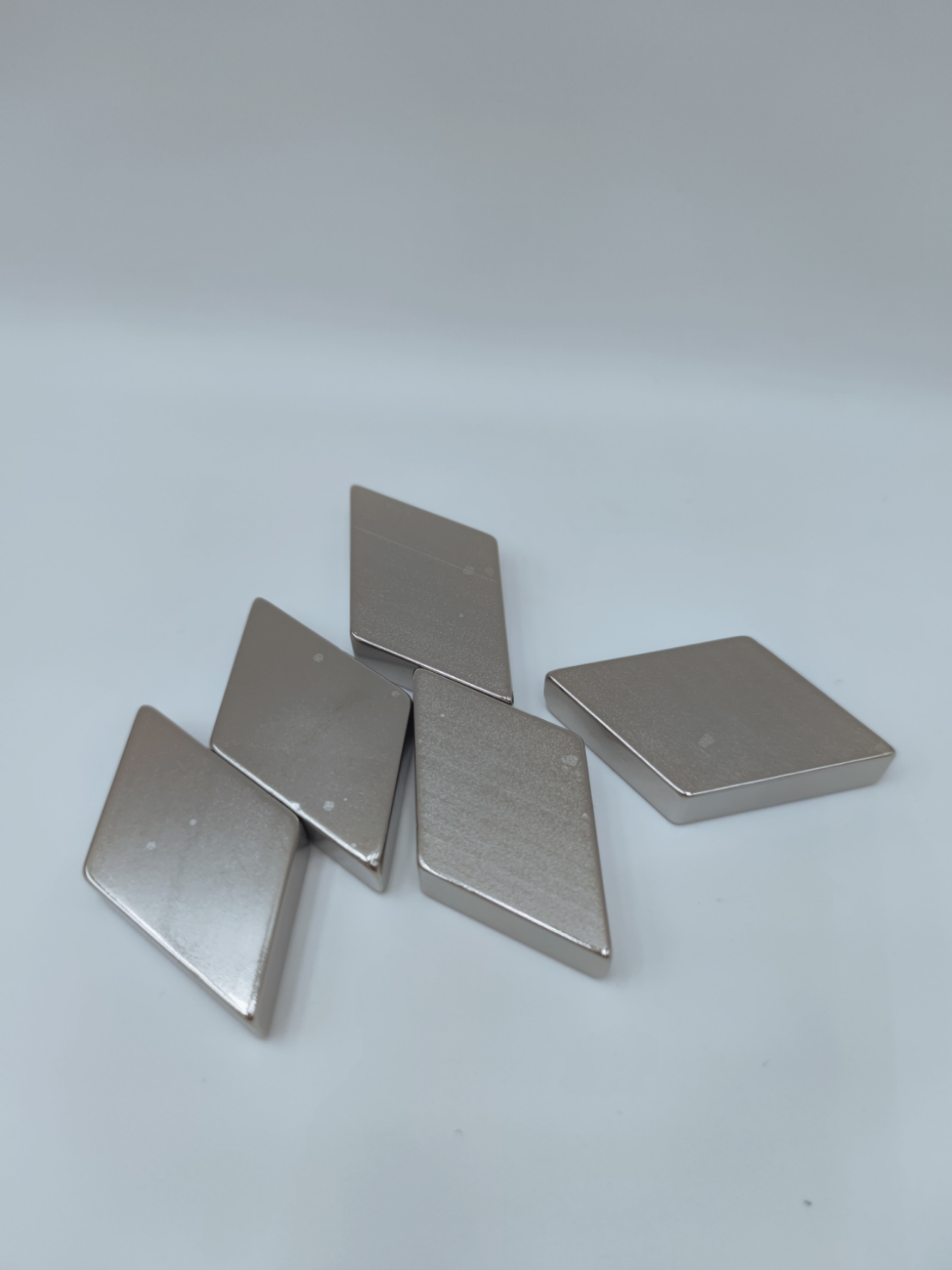 N52 magnet with cheap price high quality Ndfeb magnetic sheet magnet for drawer diamond-plated nickel magnet