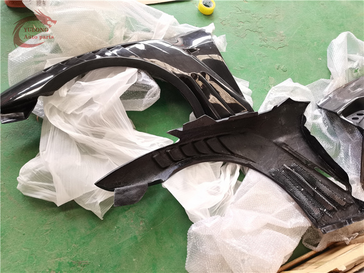 Custom glass fiber or semi-carbon fiber YG style front fender fenders are available for nissan GTR R35