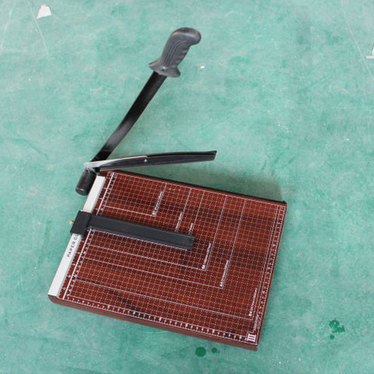 Wood Base b4 paper cutter size office desktop use manual handhold paper trimmer b4 paper cutter guillotine machine