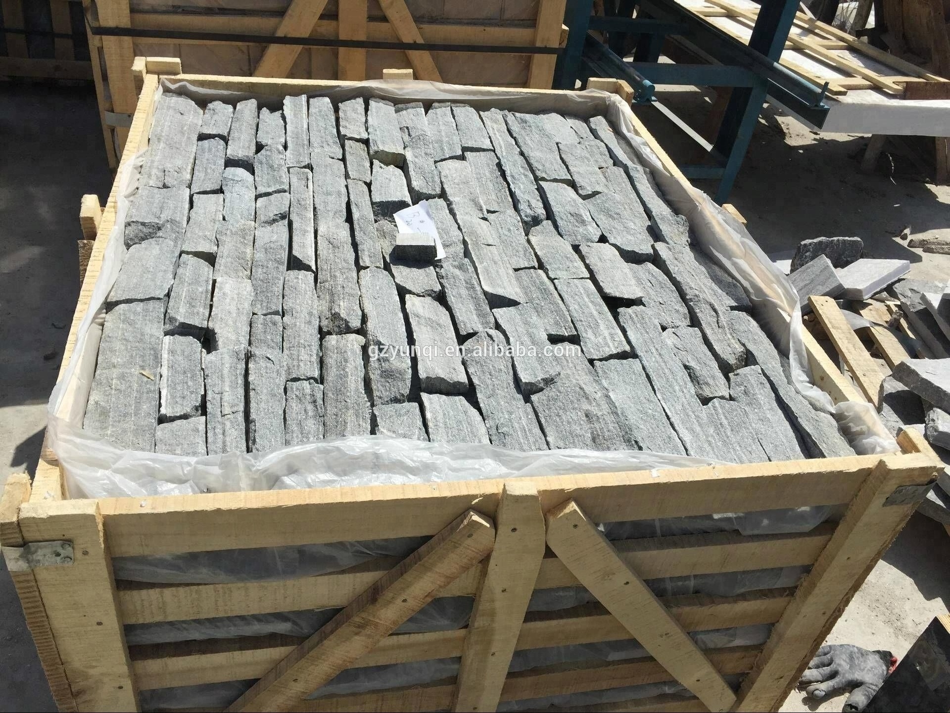 Factory direct sales green natural stones tiles slate flooring flagstone