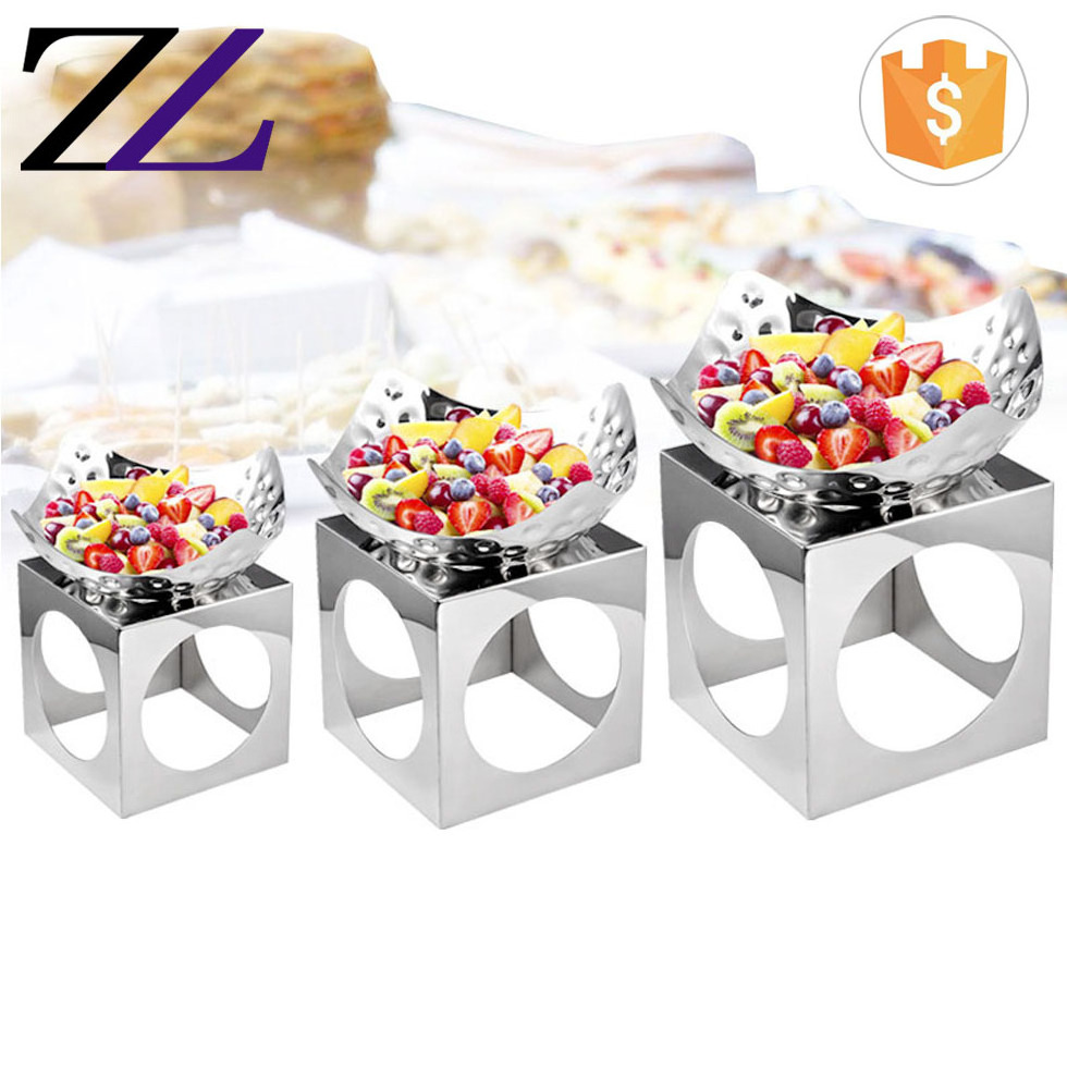 Buffet catering equipment dinner set hanmmered fruit food display bowls scc yubao buffet stands and risers for food catering