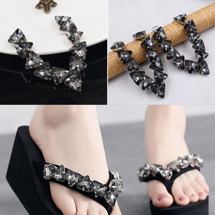 ZSY Wholesale Colorful Acrylic Crystal Rhinestone Shoe Chain For Crystal V-shaped Flip Flops Slippers Shoe Chain Buckles