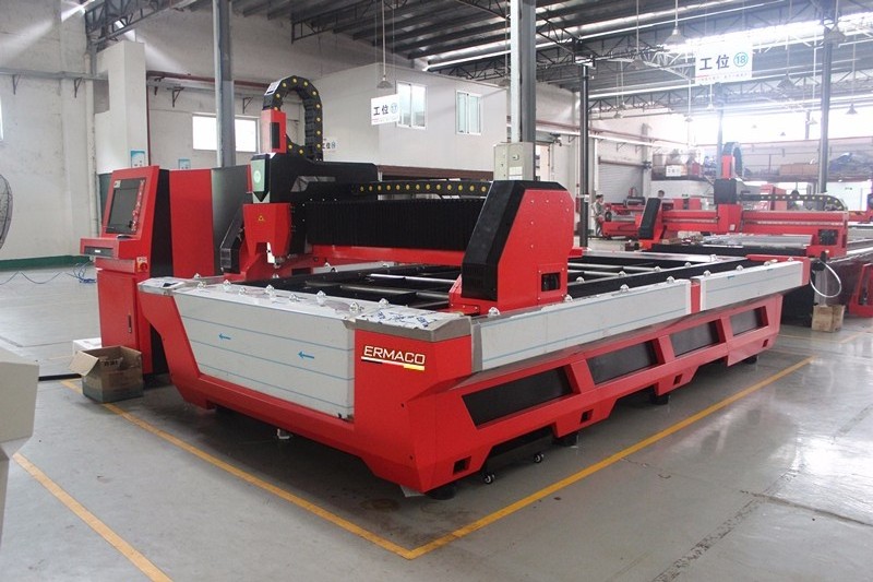 Accurl  Euro-Fiber 3015 Large Fiber Laser Tube Cutting Machine Cnc Tube Cutter And Engraver 1500W with CE clean room