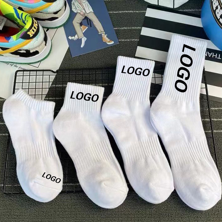 Designer casual jacquard knitted letter wholesale crew cotton  brands socks funny sports custom socks men