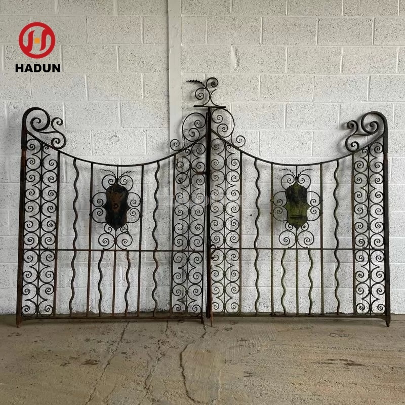 Hot metal wrought cast iron gate ornaments