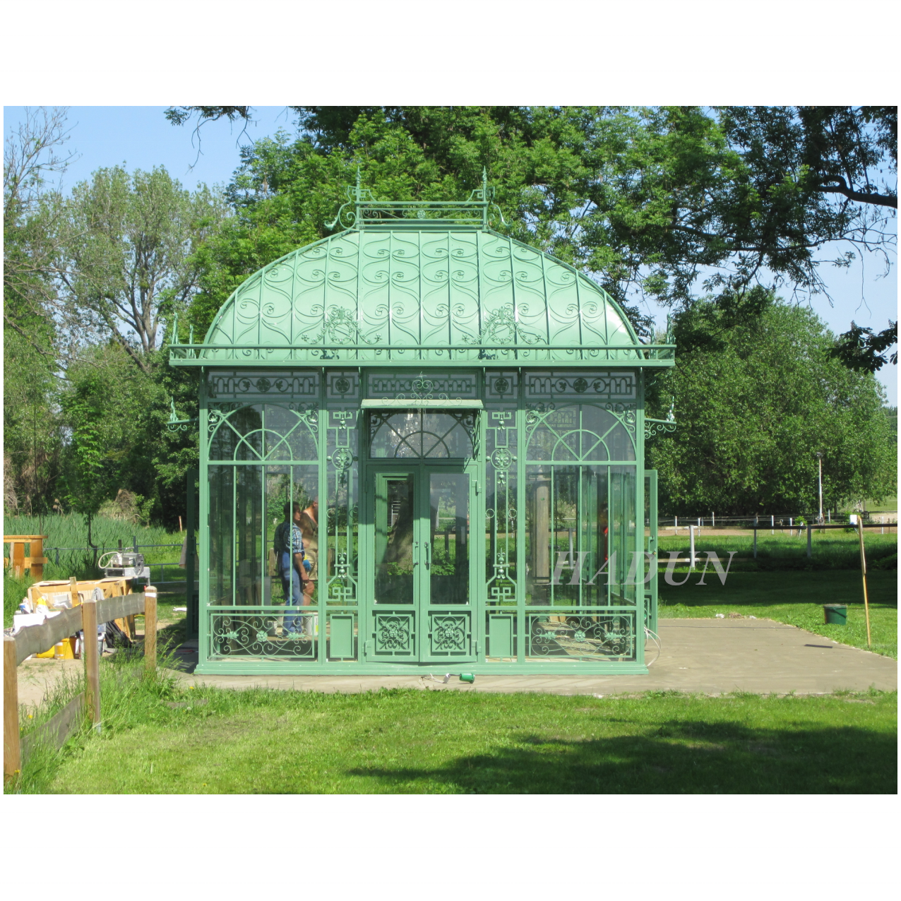 Decorative outdoor large flower house in  metal crafts iron garden gazebo pavilion with glass garden greenhouse