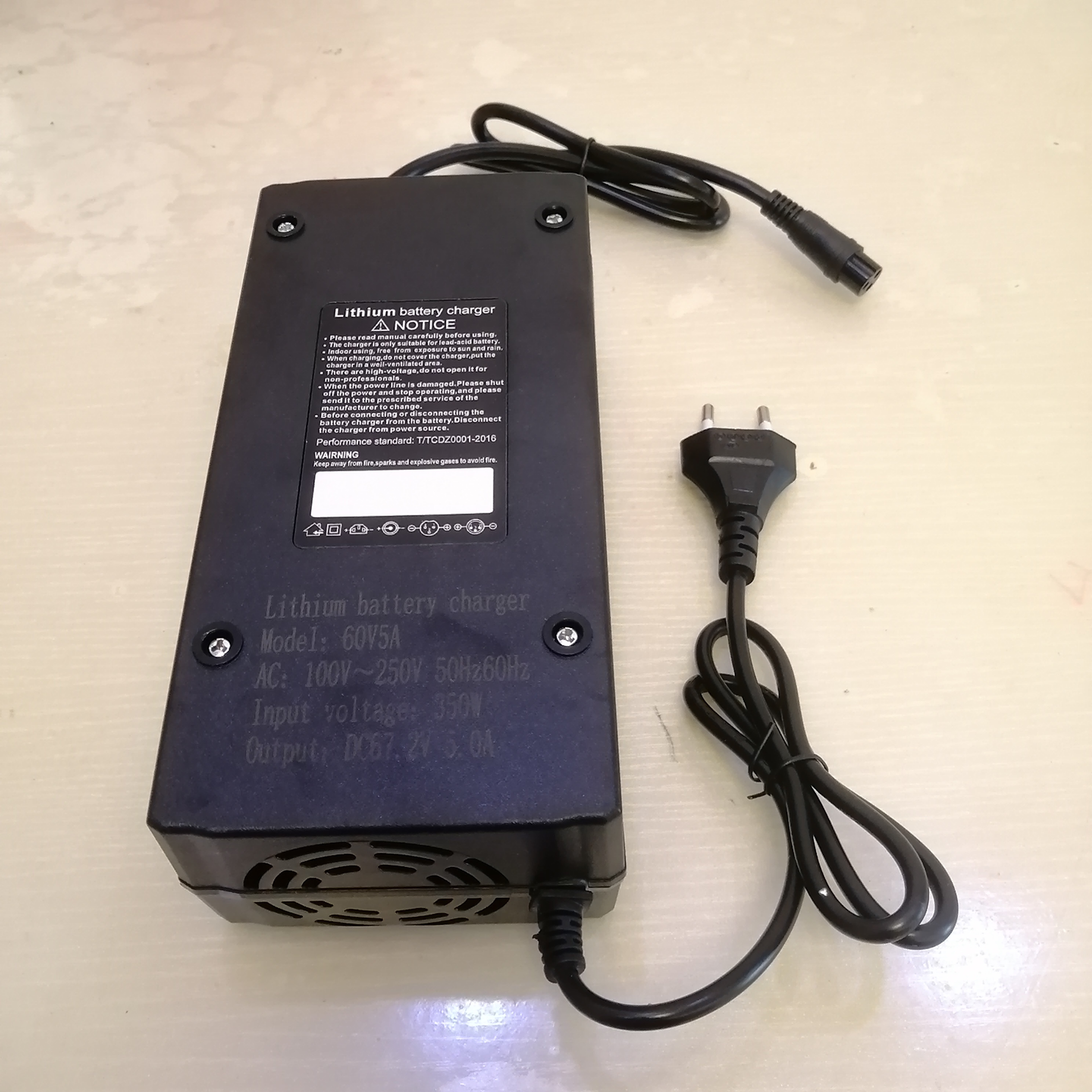 Hot sale 16s 67.2v 5a lithium ion battery charger to charge a 60V 12AH batteries for Scooter