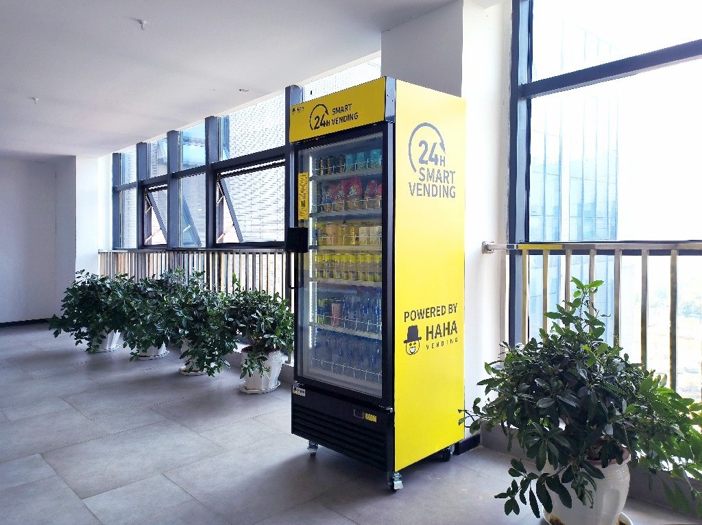 Self-service Combo  Vending Machine Automatic with 4G or WIFI with card reader