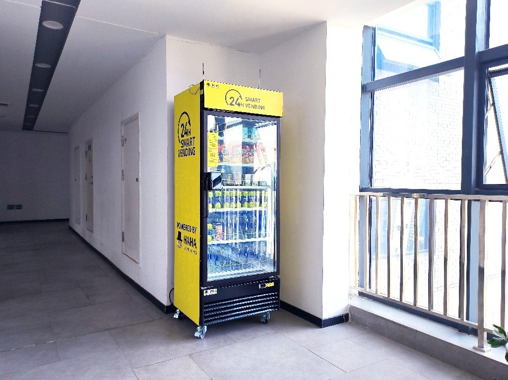 AI smart vending machine for snacks drinks soda machine with card reader cool drink machine