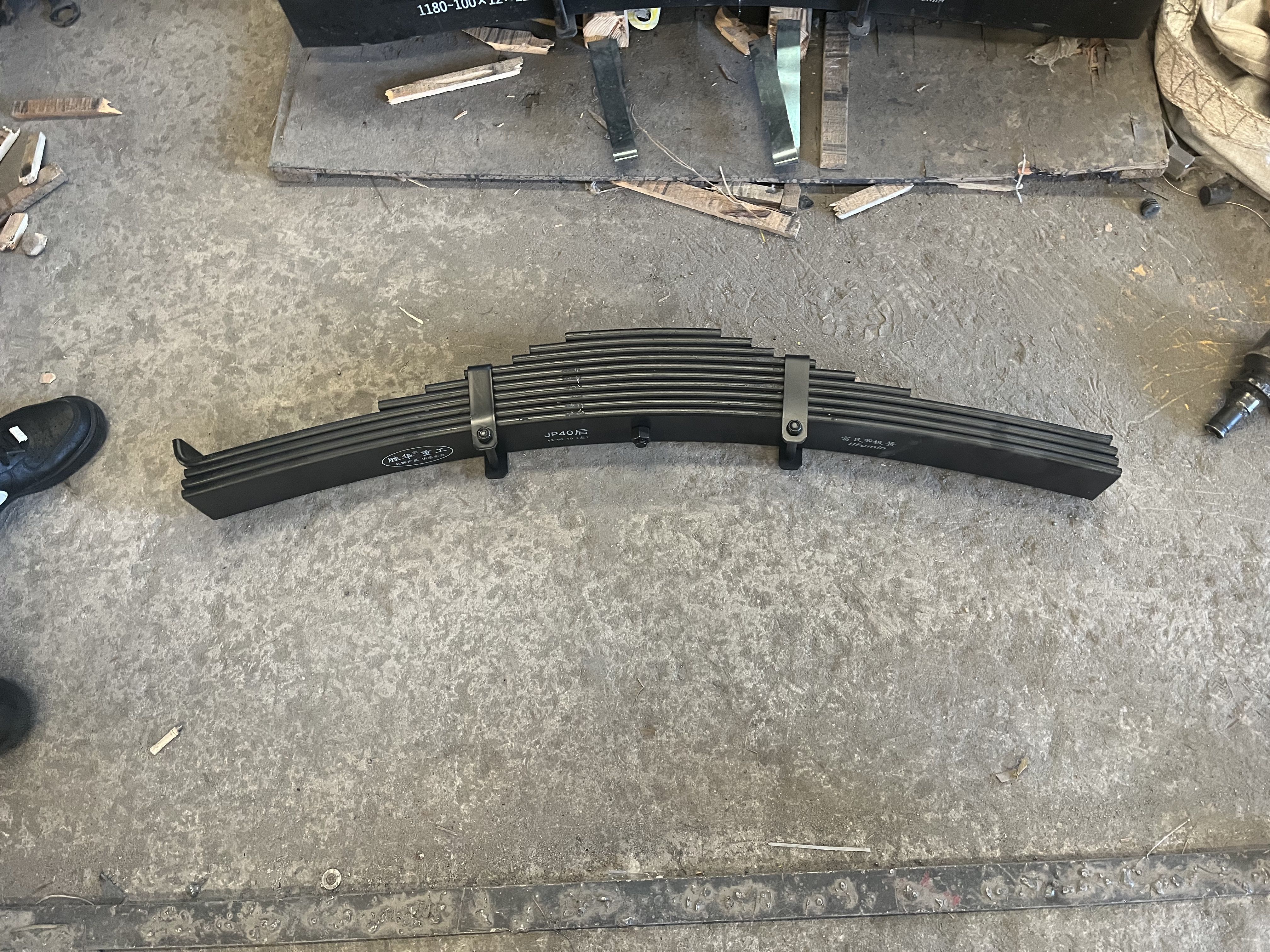 High Quality Truck Parts Leaf Springs Various Types Leaf Spring