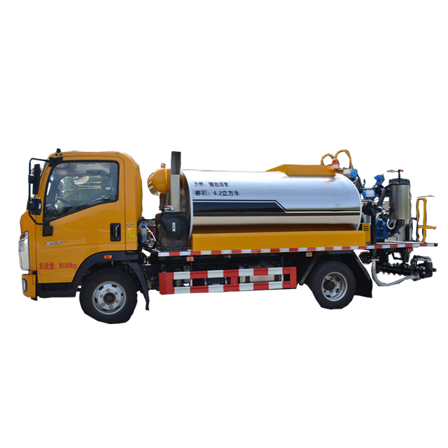 4000 liters bitumen spray truck 3 m3 asphalt distributor Dongfeng bitumen truck