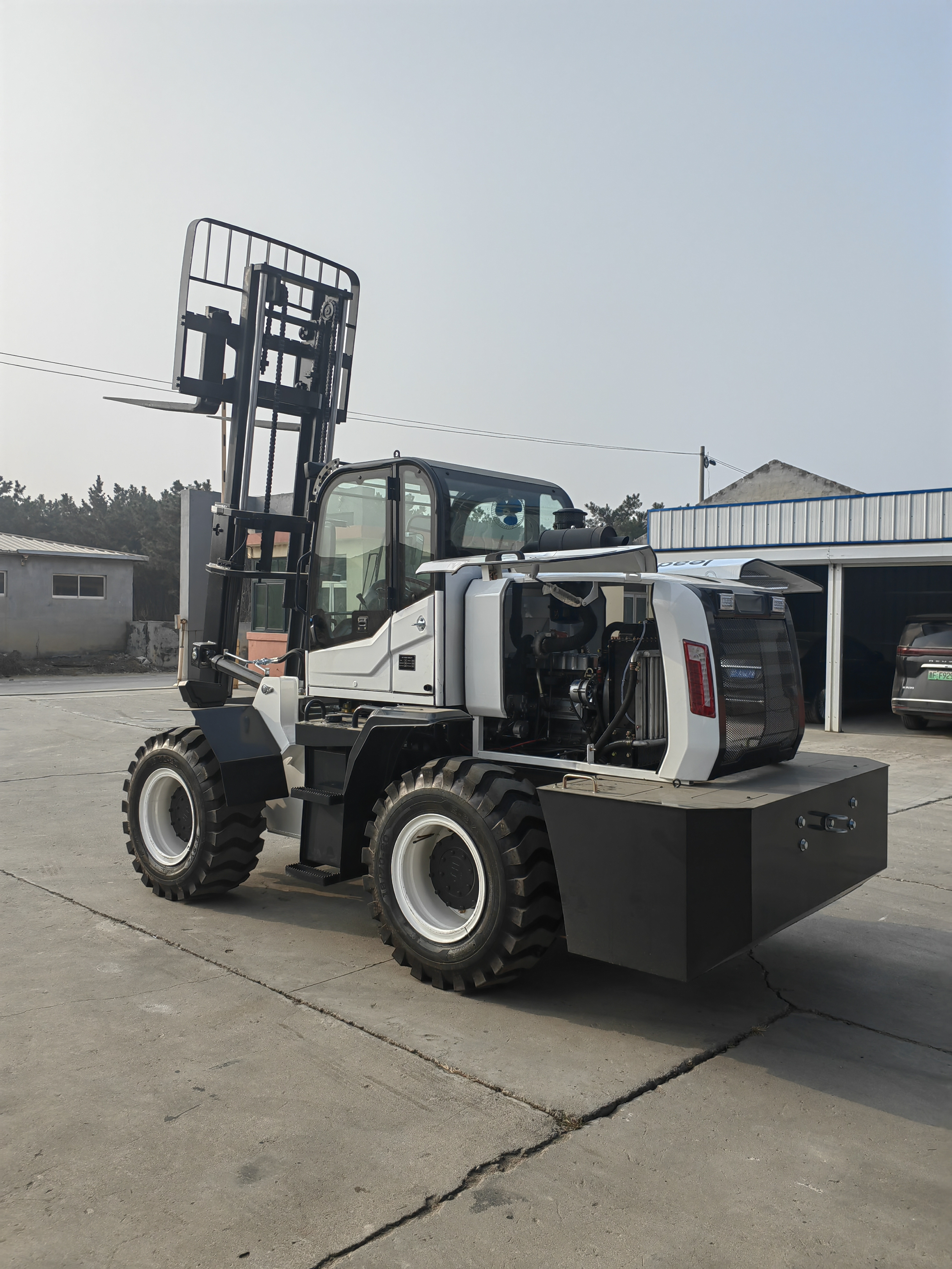 Customized 2024 new 4x4 multifunctional side loader diesel forklift optional accessories manual forklift truck price