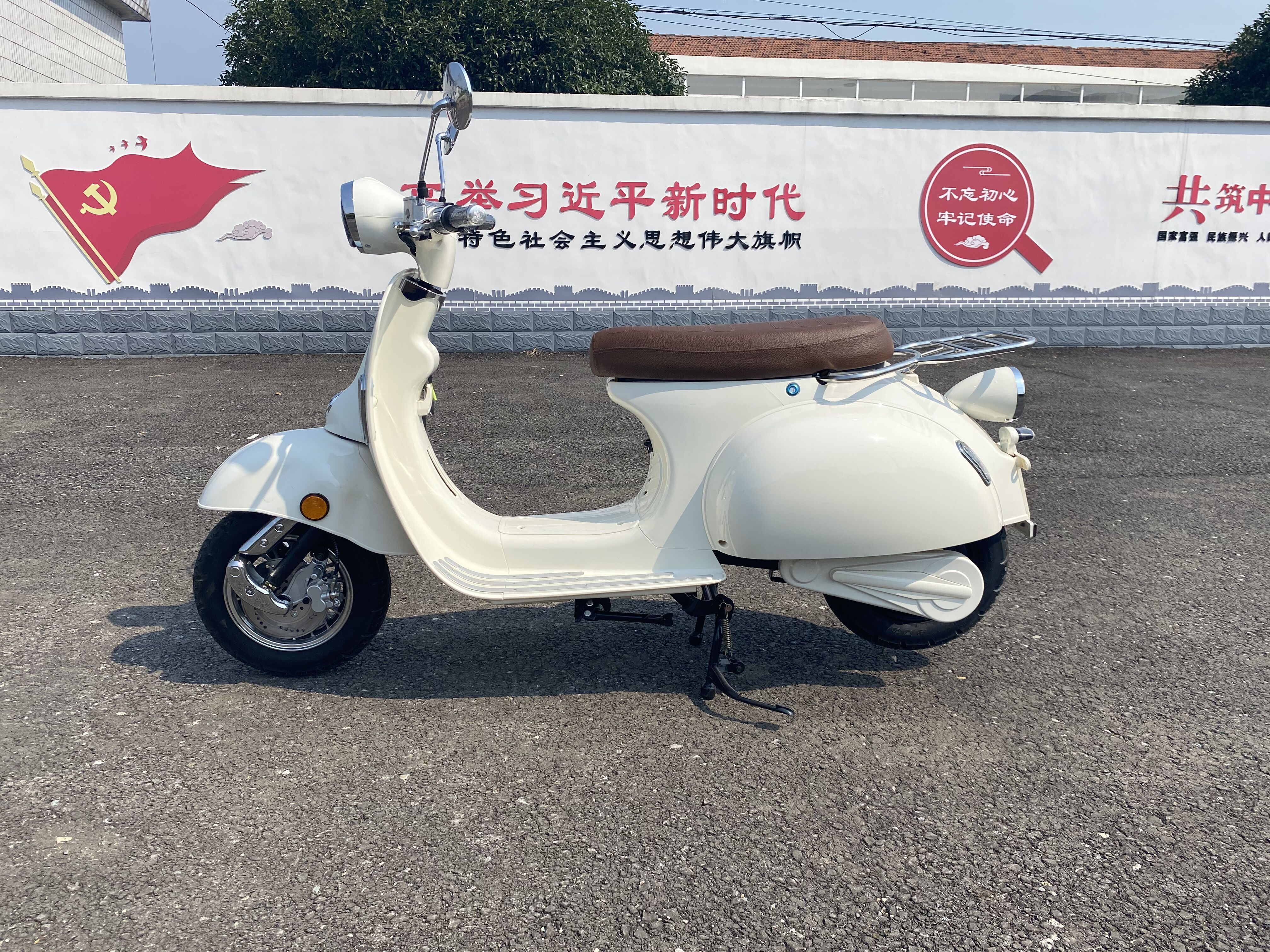 EEC/COC Retro Classic Electric Scooter 3000W European 72V Lithium  electric motorcycle vespa