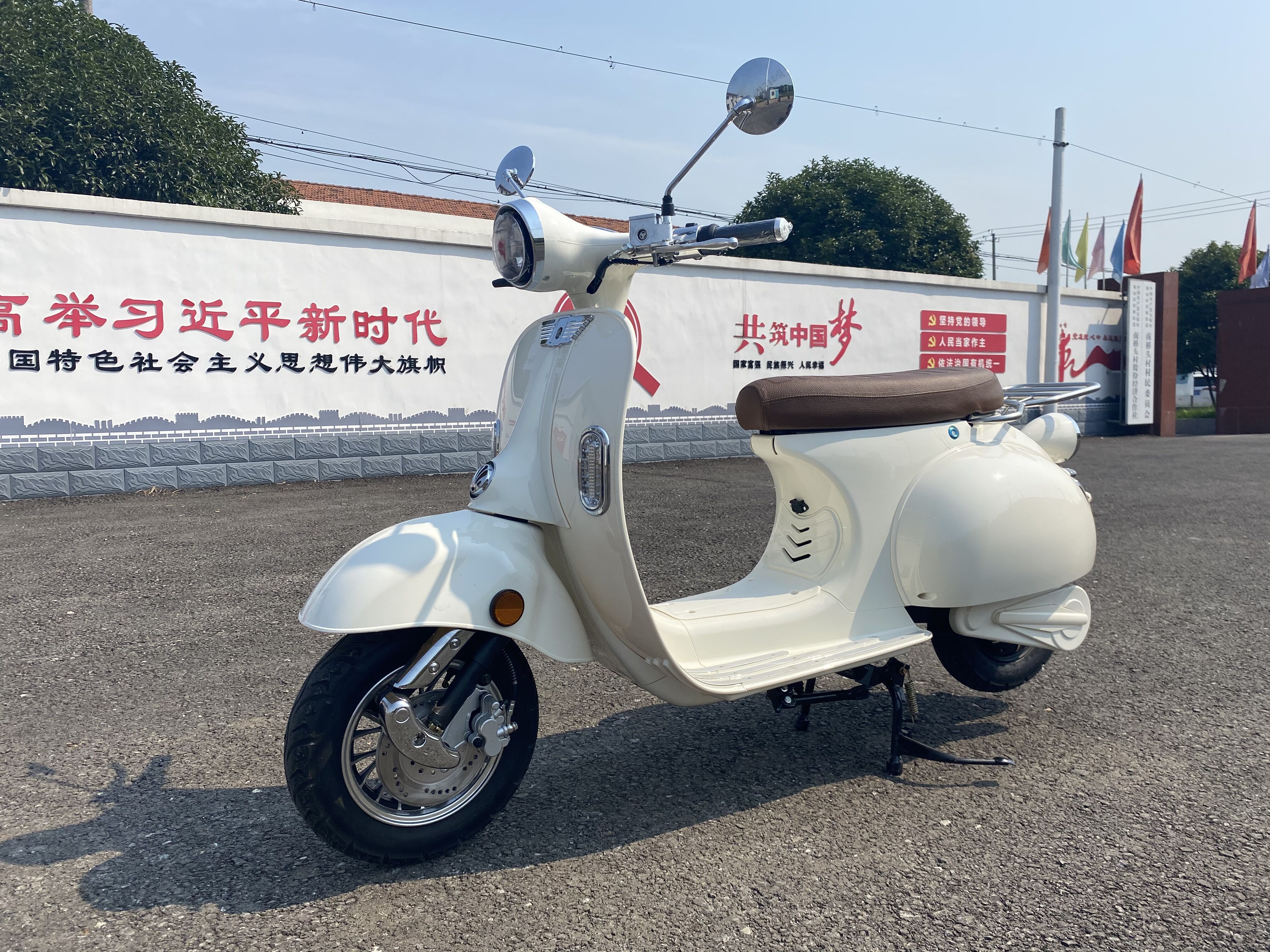 EEC/COC Retro Classic Electric Scooter 3000W European 72V Lithium  electric motorcycle vespa