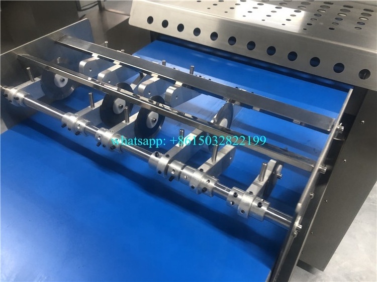 Industrial Croissant dough cutting machine /Pastry Molder/Croissant making Machine