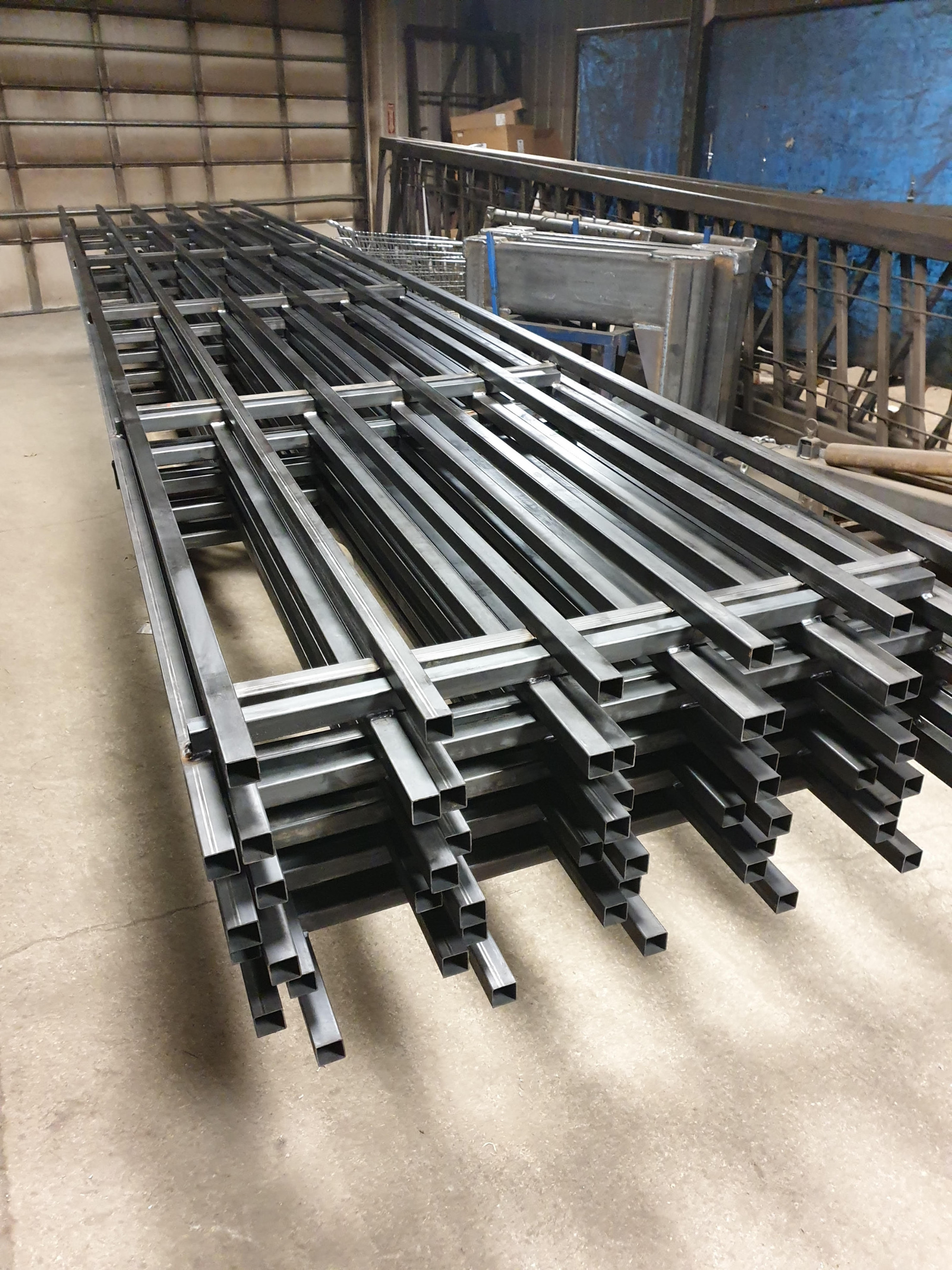 Hot Dipped Construction Panel Galvanized Steel Fence Customize Square Tube Metal Tube Pipe Factory Hot Rolled Fence Post OEM ODM