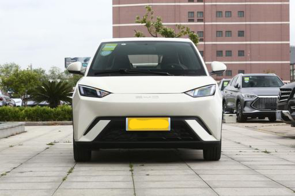 China 2024 yellow white byd seagull electric car adult endurance mileage305km   405km Motor 75Ps new energy byd seagull ev car