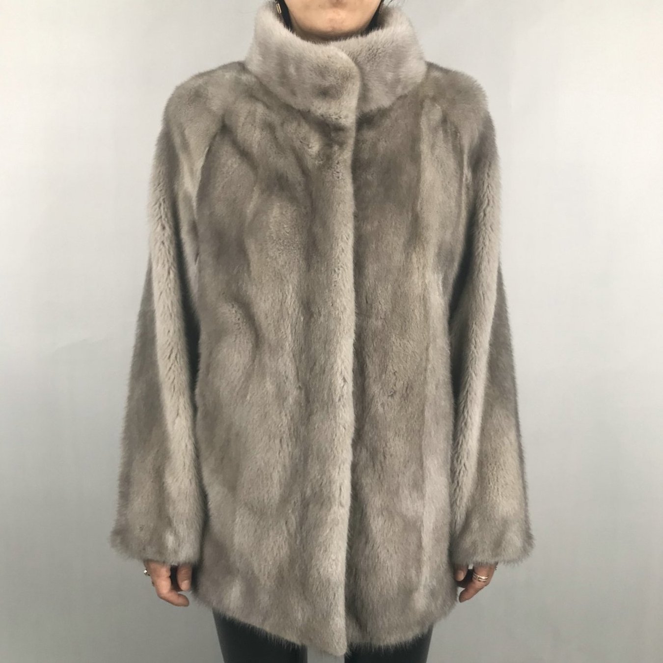 Custom European Luxury women's fur coats trench white fur trim trench coat sable fur coat price