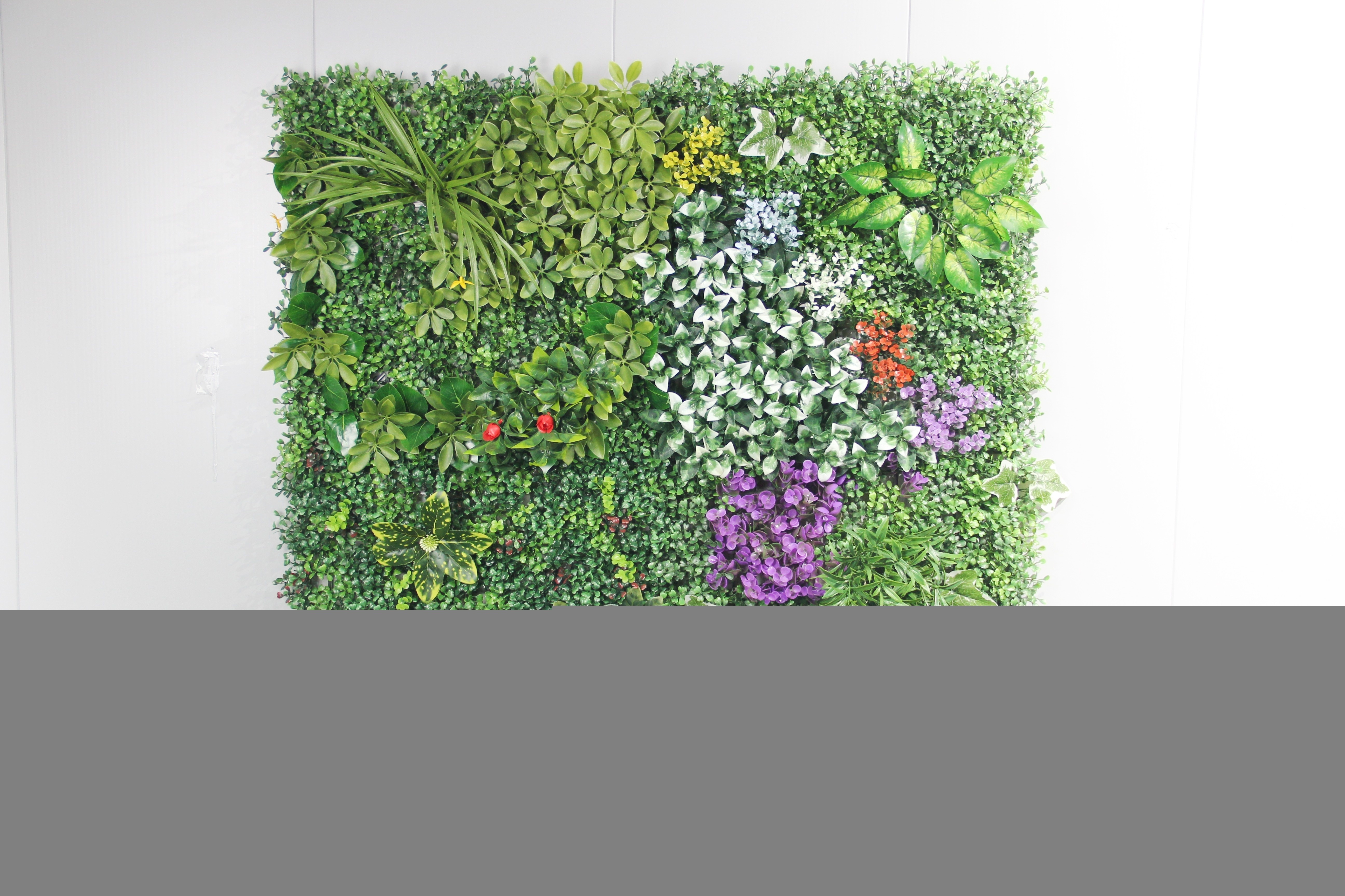 Tizen 3D Vertical  Greenery Jungle Wall Panel Artificial Plastic Plant Grass Flower Wall Decor Tizen Wall Greenery Jungle