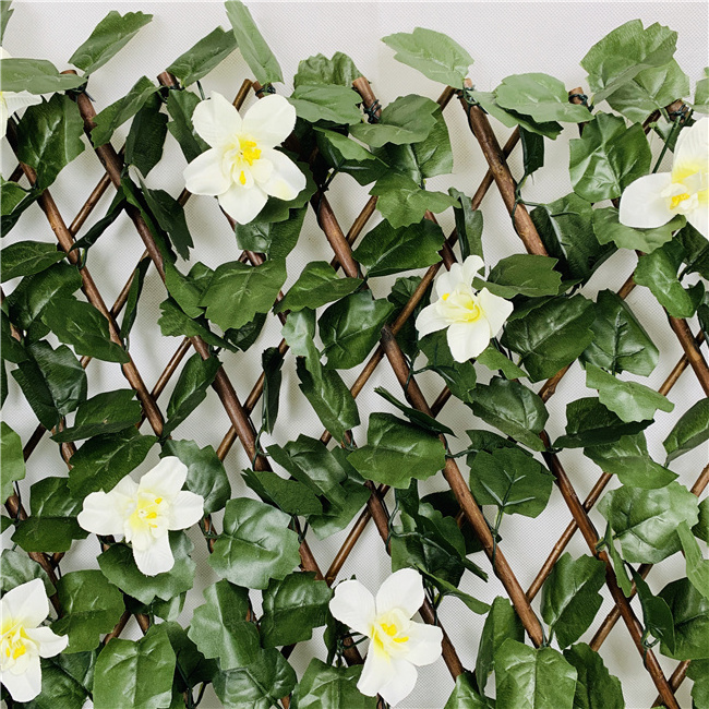 White flower Instant privacy UV stable Outdoor Decorative Expandable Plastic Artificial Green Ivy Leaf Screen