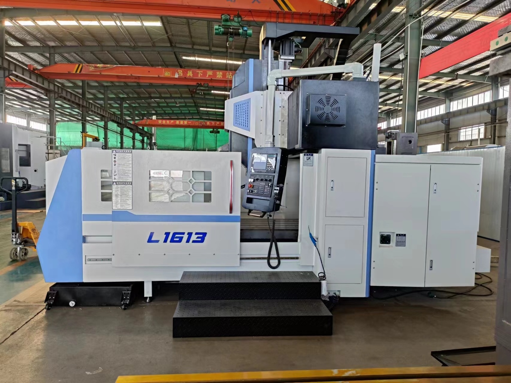 Factory Price Low Cost Heavy Duty Milling Machine Gmc1613 Gmc1313 Gmc2016 Gantry Type Cnc Machining Center