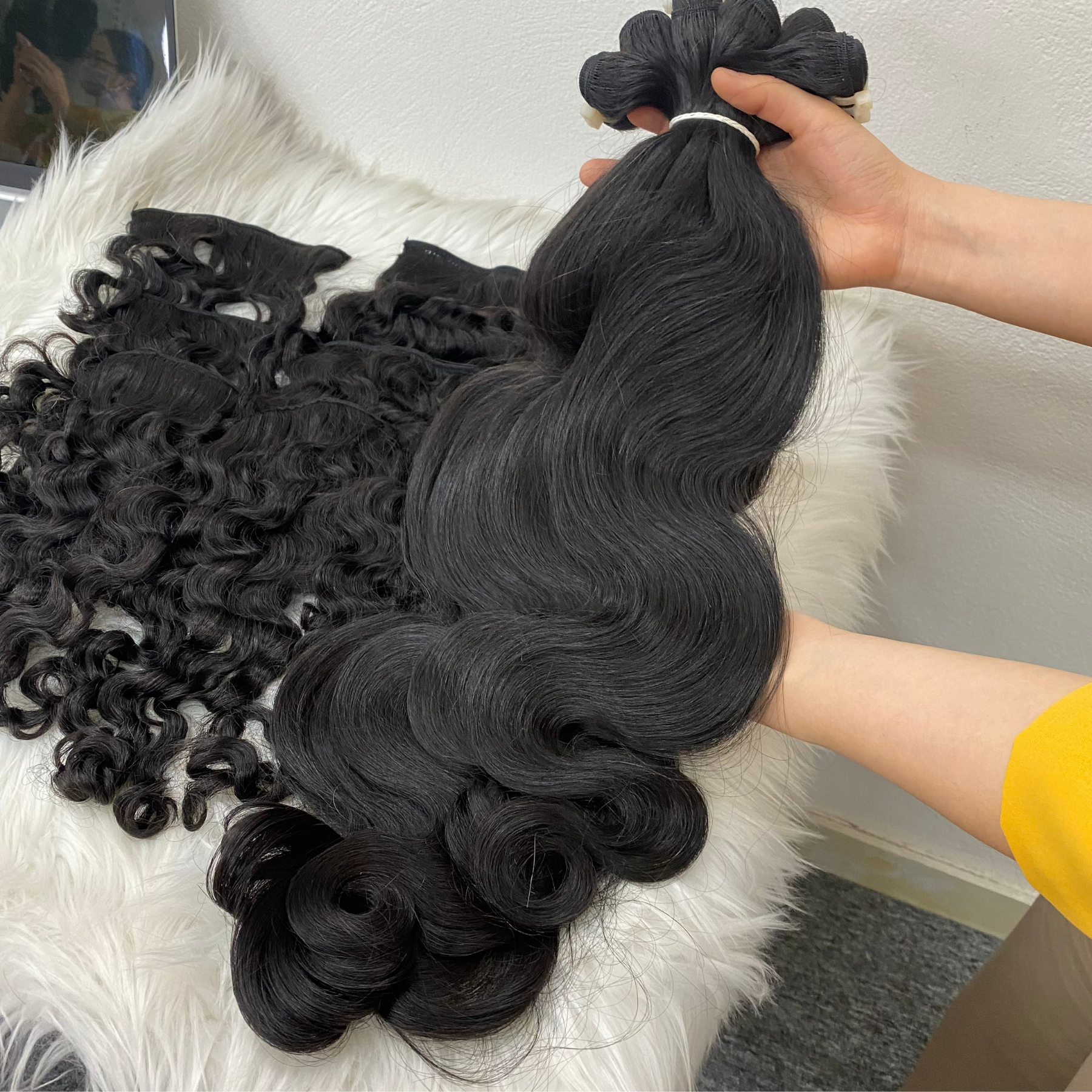 Raw vietnamese hair natural wavy Smooth and silky for curly hair high quality curly/ wavy/ 100% human hair extensions