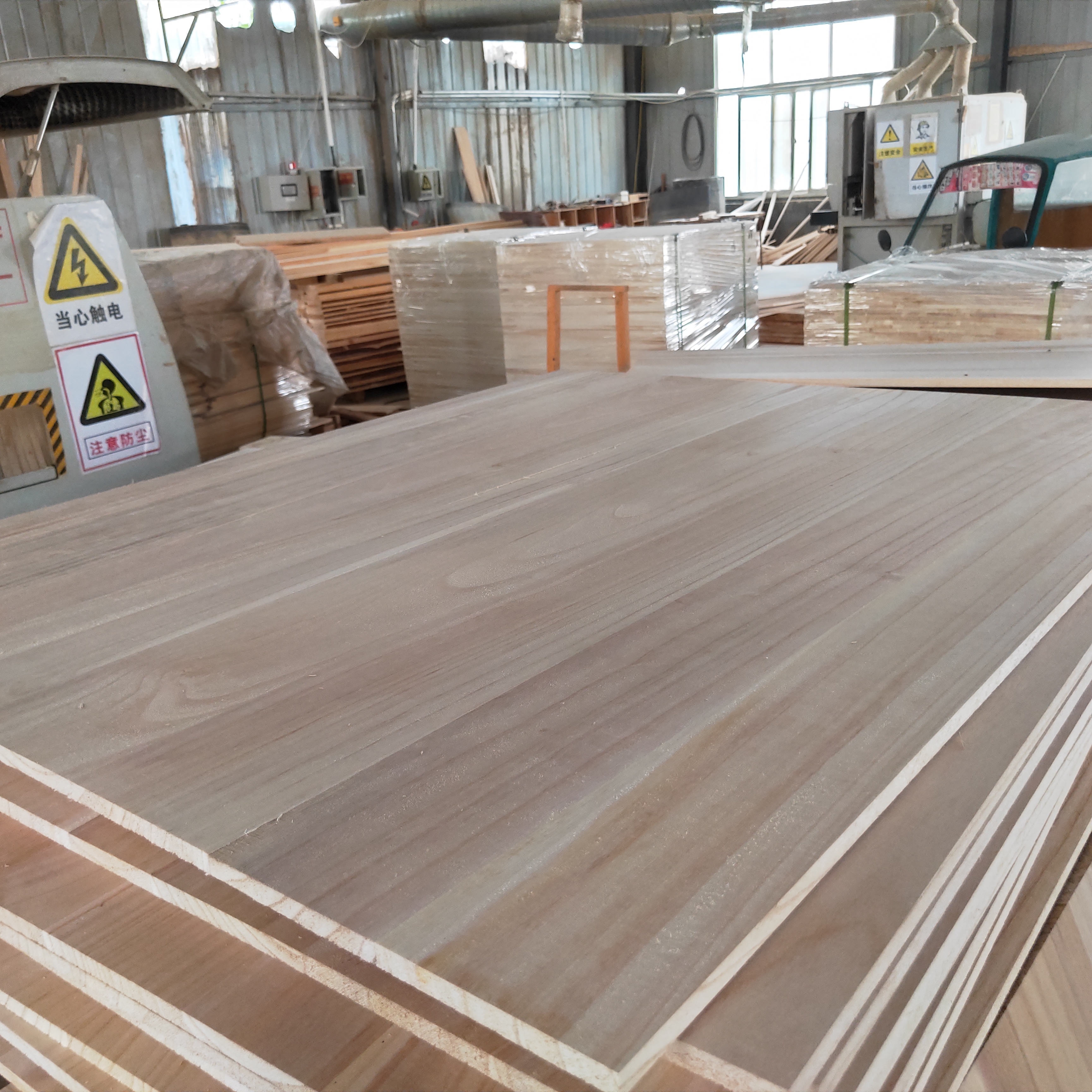 Cheaper price solid wood board edge glued panel finger joint boards by pine paulonwia cedar fir oak  wood