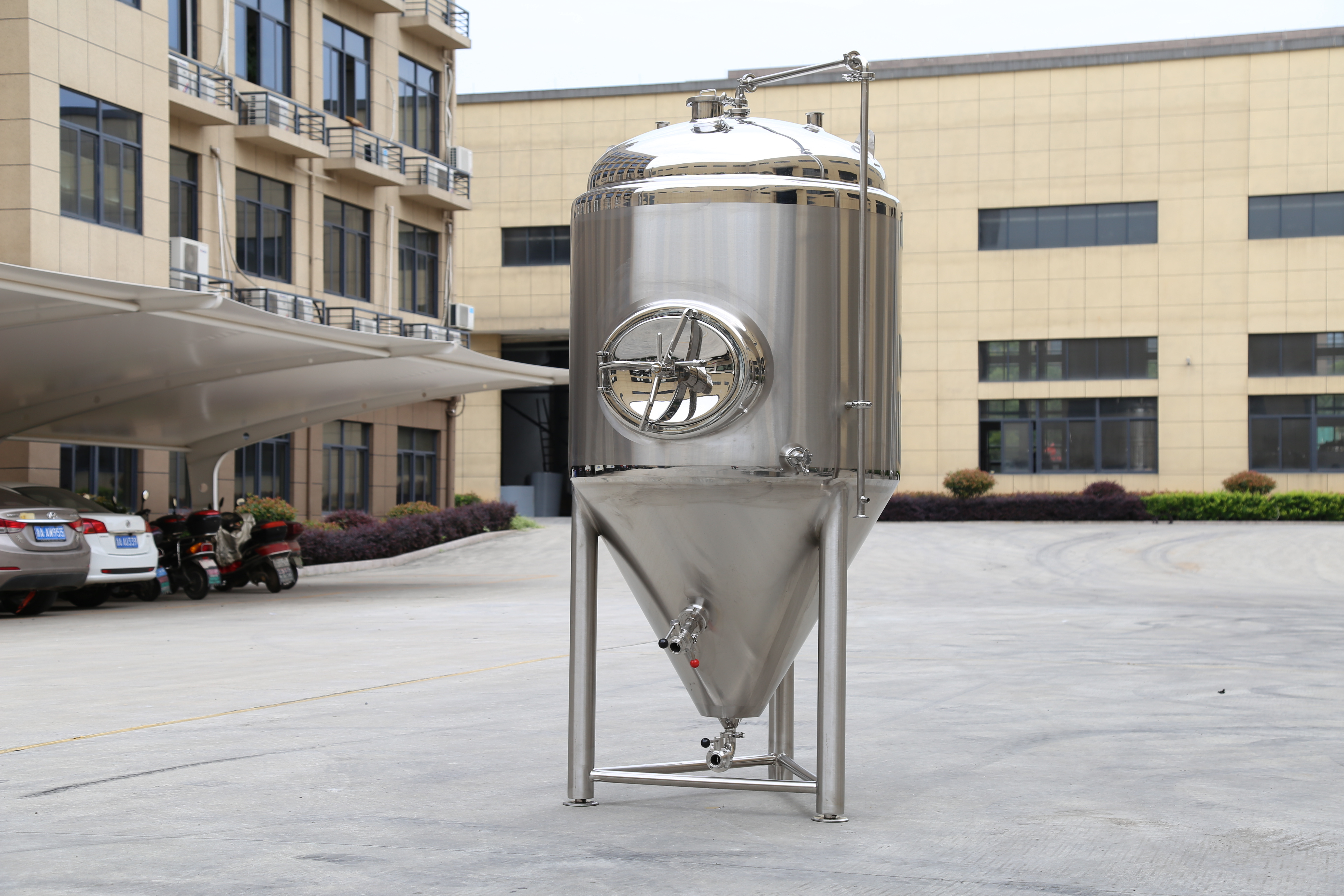 stainless steel fermenter, conical fermenter cooling jackets, beer fermenter made in HSM