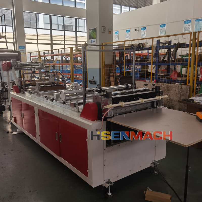 Automatic high speed paper roll diaper bag making machine