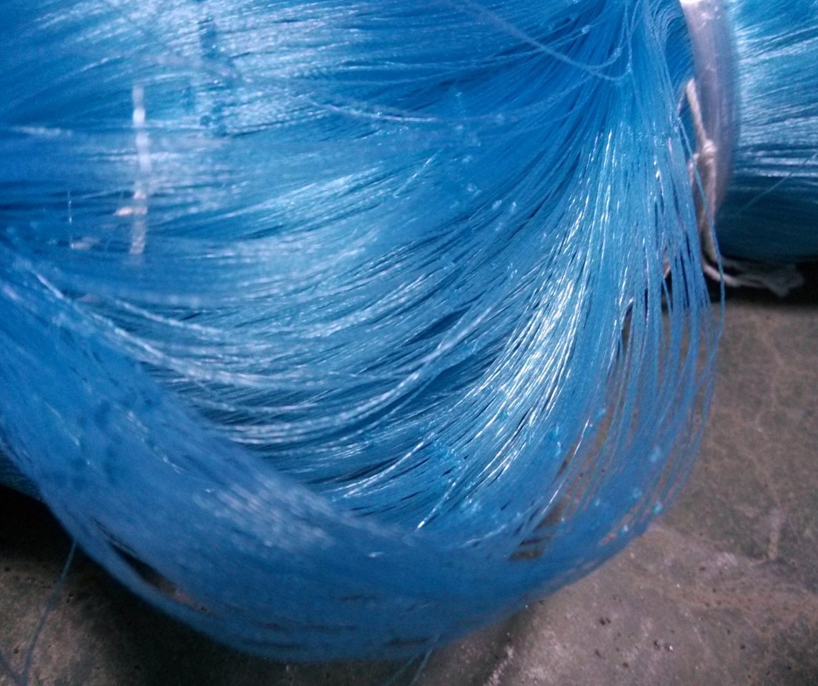 Making large nylon multi mono filament fishing nets from Yangzhou China,crab traps