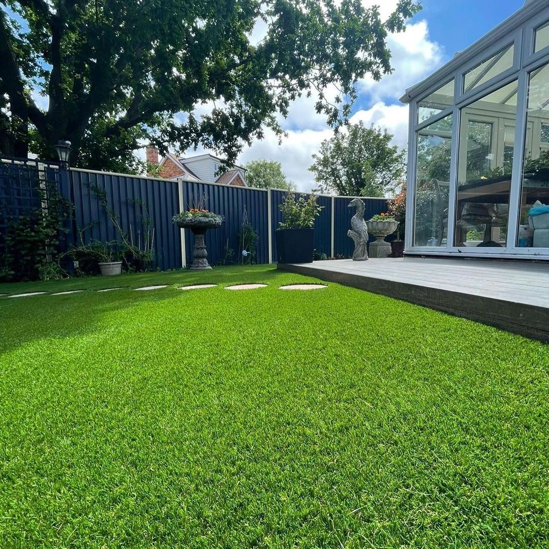 Green Soft Artificial Grass for Garden Decoration Synthetic Product