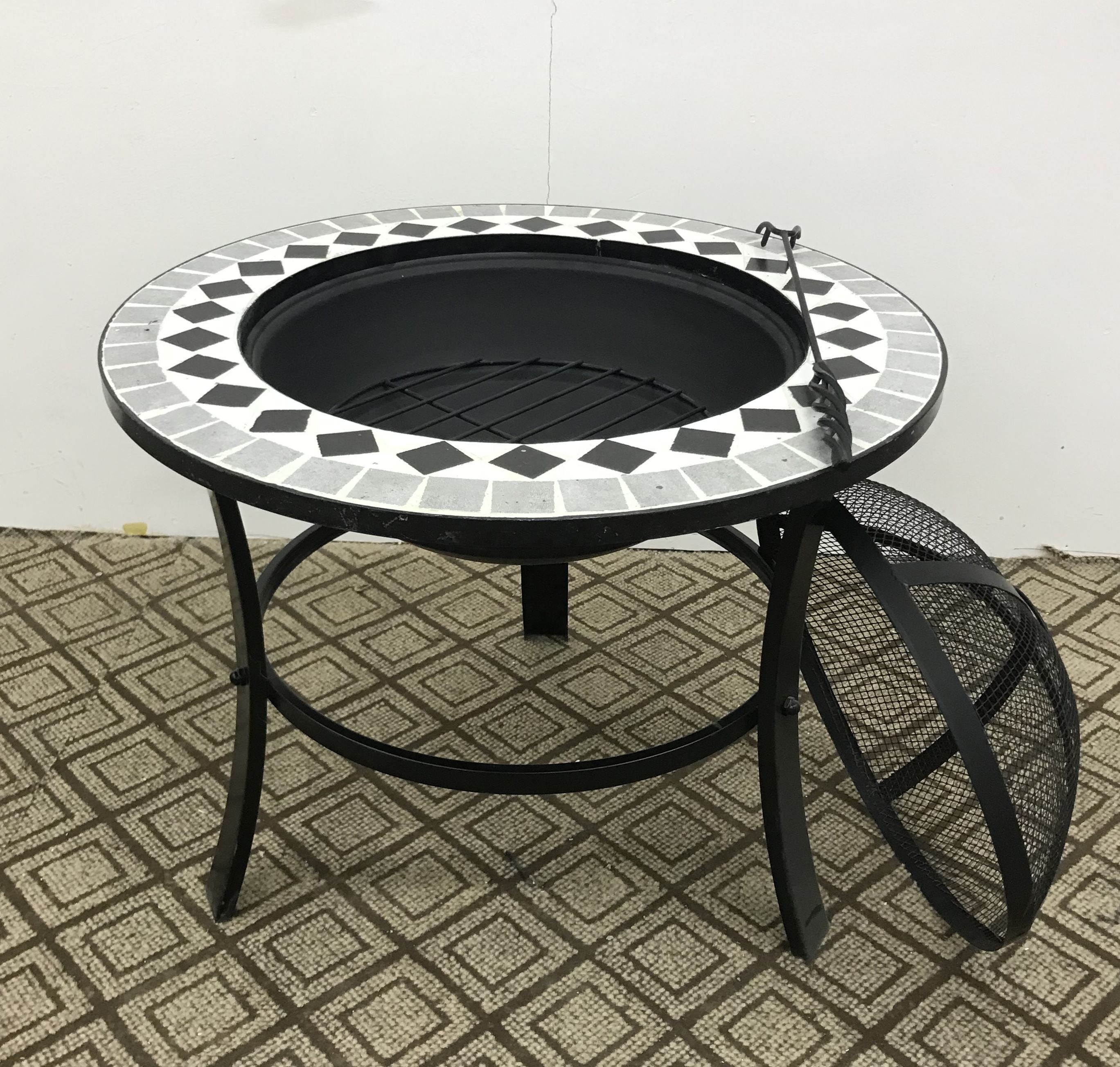 Outdoor Round Heavy Duty Fire Pit Table With Cover