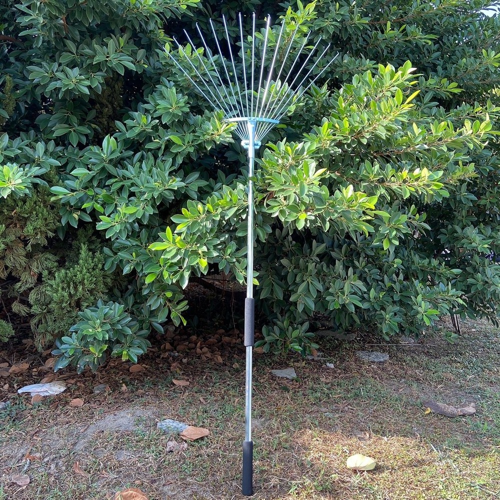 Telescopic Rake Garden Hand Rake Fan Design for Farming Wand Adjustable Head 15 Iron Tines Soft Grip Comfort Handle Leaf Rake