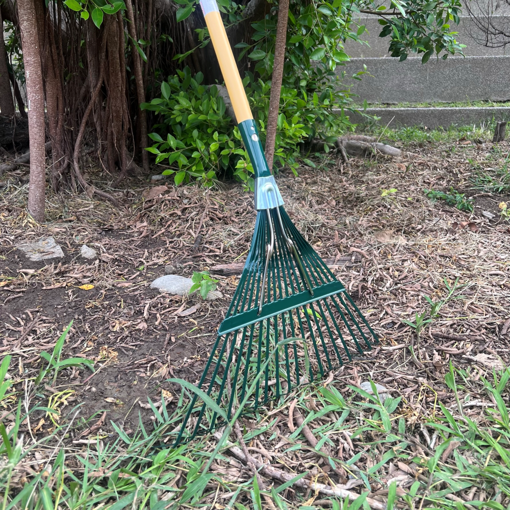 Garden Hand Rake 18 Steel Tines Durable Hardwood Replacement Handle for Leaf Rake Yard Clean-Up Secure Spring Steel Rake Tines