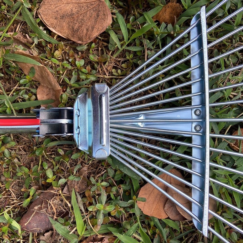 Telescopic Rake Garden Hand Rake Fan Design for Farming Wand Adjustable Head 15 Iron Tines Soft Grip Comfort Handle Leaf Rake