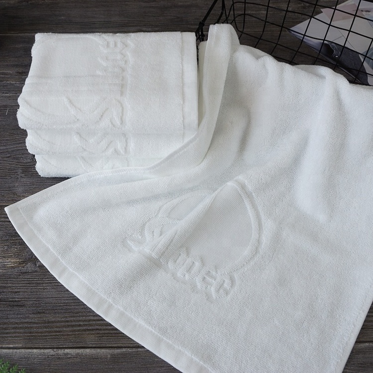 Professional custom white towel 100% pakistan cotton plain hand towels with jacquard logo for hotel